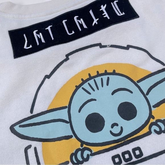 Disney Store Grogu Ladies' Cream Sweatshirt Star Wars The Mandalorian Size LARGE - Picture 8 of 10